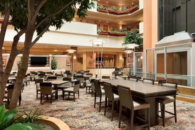Embassy Suites Omaha- La Vista Hotel & Conference Center - Photo2