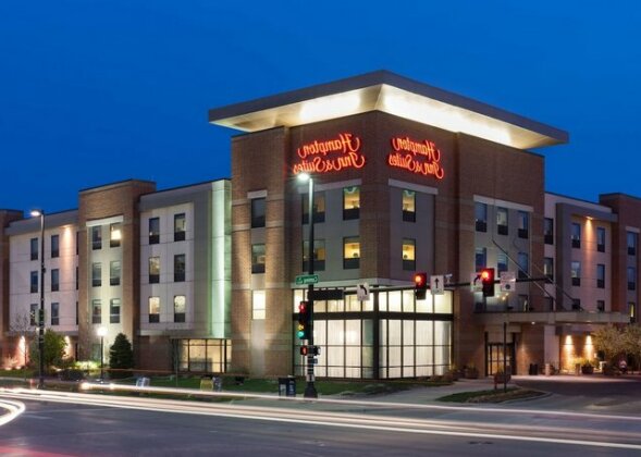 Hampton Inn & Suites Omaha-Downtown
