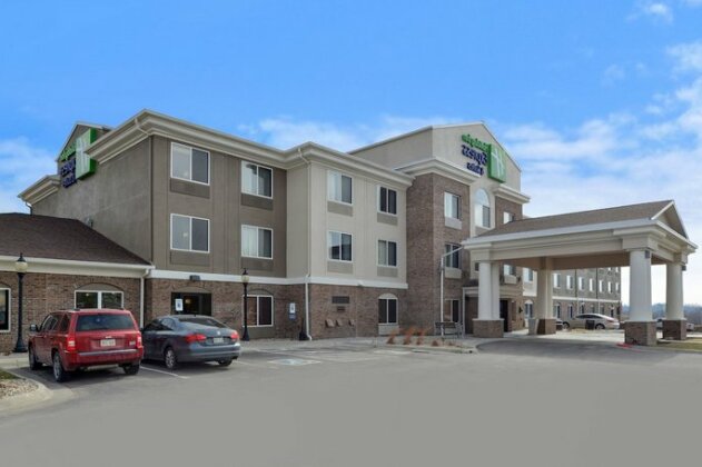 Holiday Inn Express Hotel & Suites Omaha West - Photo2