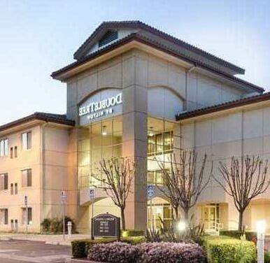 DoubleTree by Hilton Ontario Airport