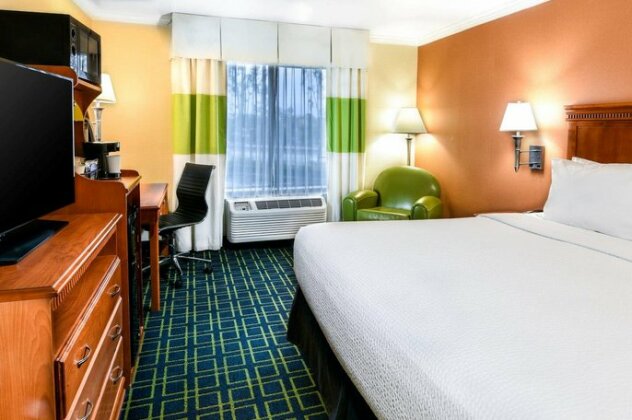 Fairfield Inn Ontario - Photo4