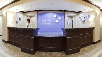 Holiday Inn Express Hotel & Suites Opelika Auburn - Photo4