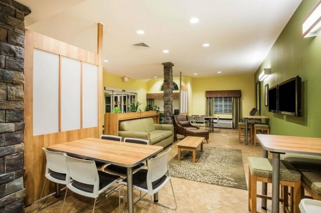Microtel Inn and Suites by Wyndham - Photo3
