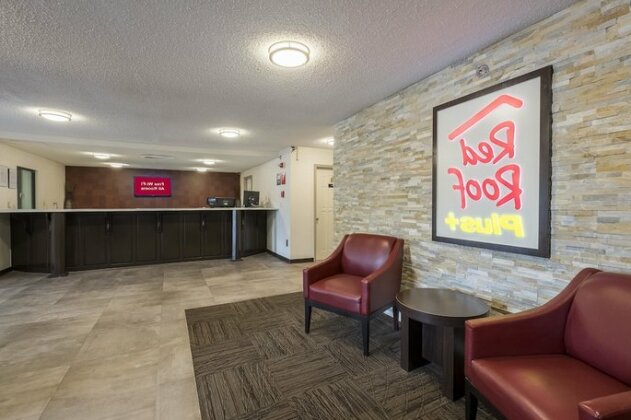 Red Roof Inn PLUS+ & Suites Opelika - Photo3