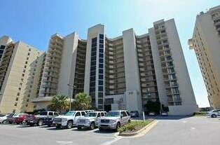 Resortquest Rentals At Phoenix Condominiums