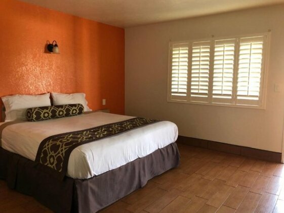 American Inn & Suites Orange - Photo5
