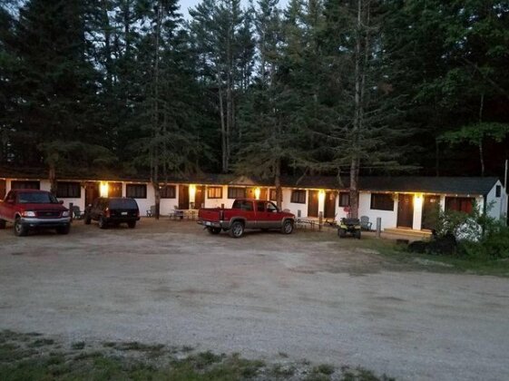 Pine Shore Motel and Cabins