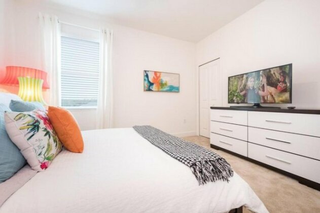 2673 Calistoga Avenue - Five Bedroom Home - Photo2