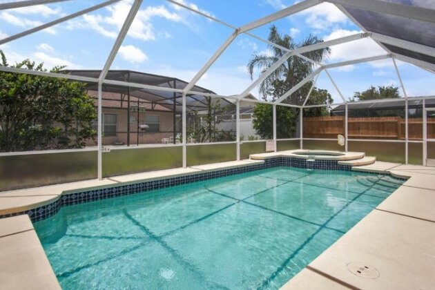 3 Bed Pool Home Just 10 Minutes From Disney - Photo4