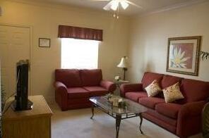 4 Br Towhome - Lucaya Village - Photo3