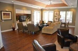 4 Br Towhome - Lucaya Village - Photo4