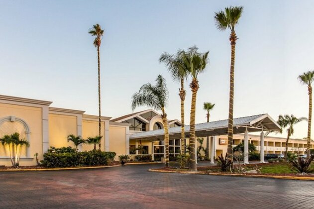 Clarion Hotel Orlando International Airport - Photo2