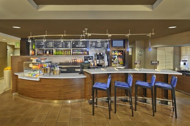 Courtyard by Marriott Orlando East UCF Area - Photo2