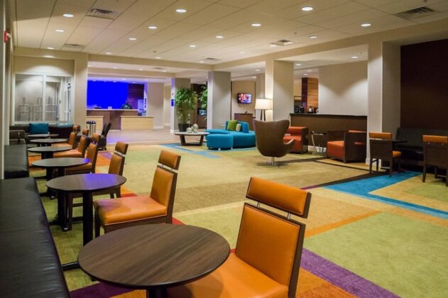Fairfield Inn & Suites by Marriott Orlando International Drive/Convention Center - Photo3