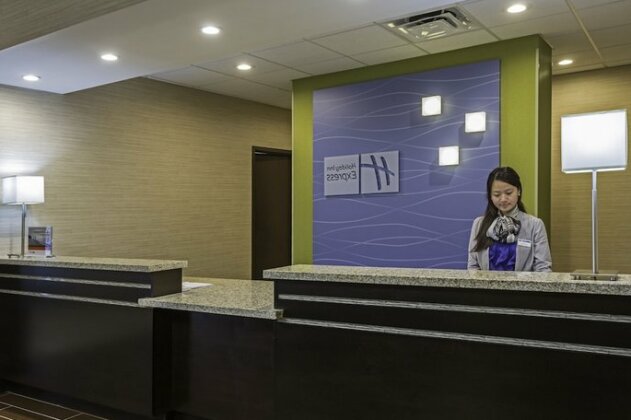 Holiday Inn Express Hotel & Suites Orlando East-UCF Area - Photo2