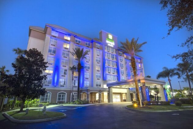Holiday Inn Express & Suites S Lake Buena Vista - Photo2