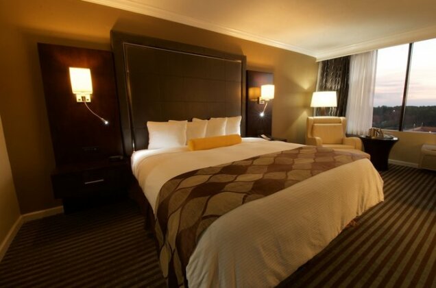 Holiday Inn Orlando East-UCF Area - Photo5