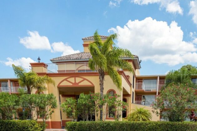 Howard Johnson by Wyndham Tropical Palms Kissimmee - Photo2
