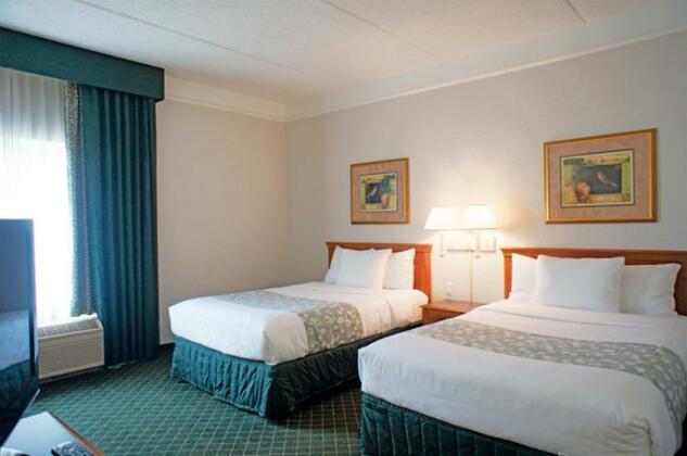 La Quinta Inn & Suites Orlando Airport North - Photo3
