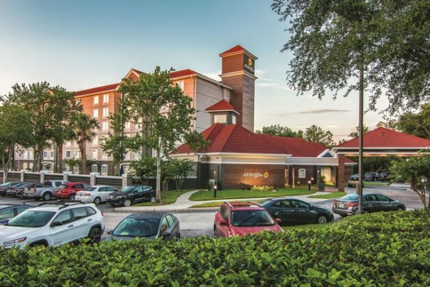La Quinta Inn & Suites Orlando UCF - Photo5