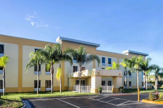 La Quinta Inn & Suites Orlando Universal Area - Photo3
