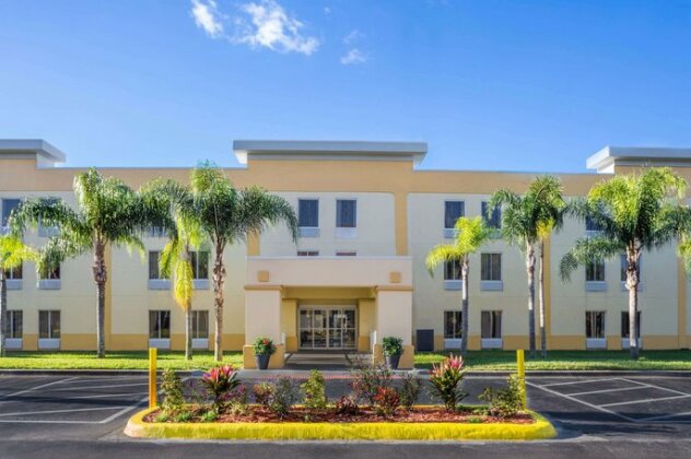 La Quinta Inn & Suites Orlando Universal Area - Photo4