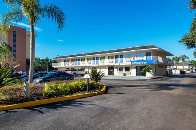 Motel 6 Orlando - Kissimmee Main Gate East - Photo4