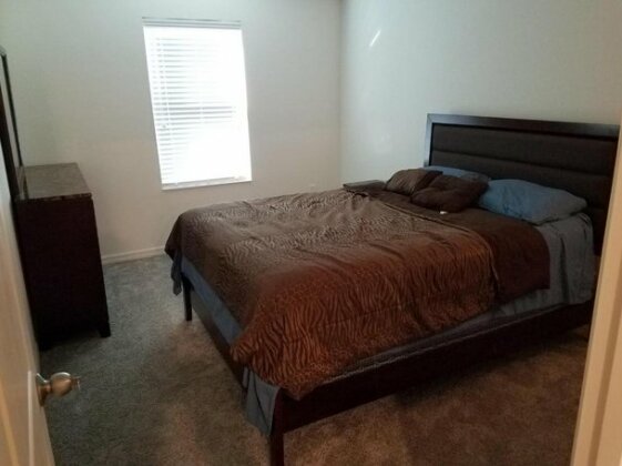 Private Room in Brand New House Near All Attractions