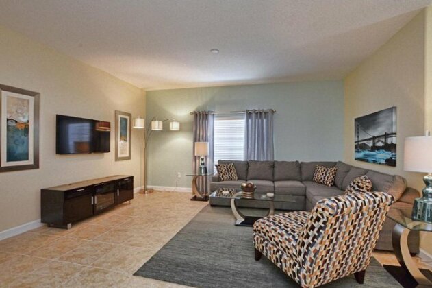 Storey Lake- 5 Bedroom Townhome w/ Pool- 1600ST - Photo4