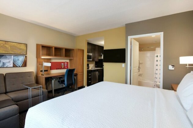 TownePlace Suites by Marriott Orlando at Flamingo Crossings Western Entrance - Photo5