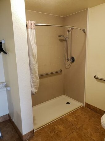 Oceanfront Inn and Suites - Ormond - Photo4