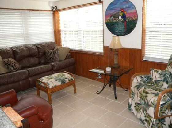 Ormond Beach Cottage by the Sea - Photo3