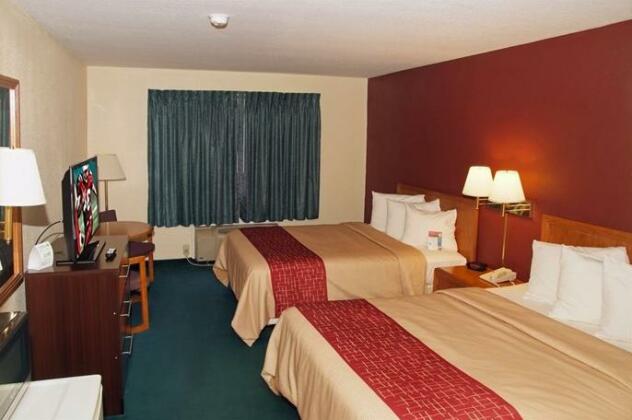 Red Roof Inn Osage Beach - Lake of the Ozarks - Photo2