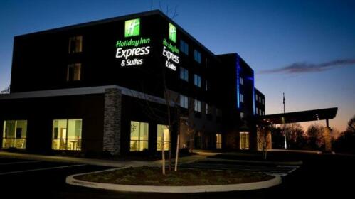 Holiday Inn Express & Suites Oswego