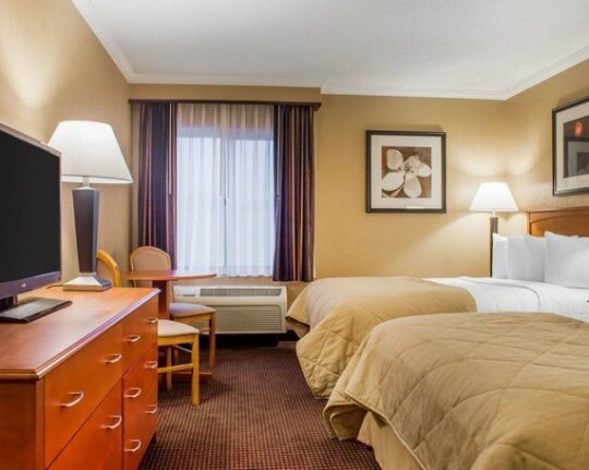 Quality Inn & Suites Riverfront Oswego - Photo4