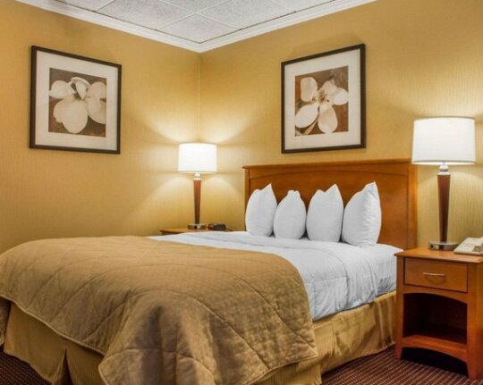 Quality Inn & Suites Riverfront Oswego - Photo5
