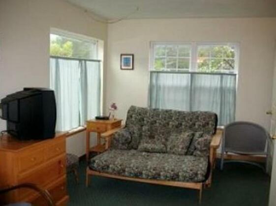 RedAwning Apple Gate Beach House - Photo4
