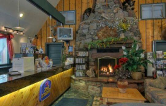 Twin Peaks Lodge & Hot Springs - Photo4