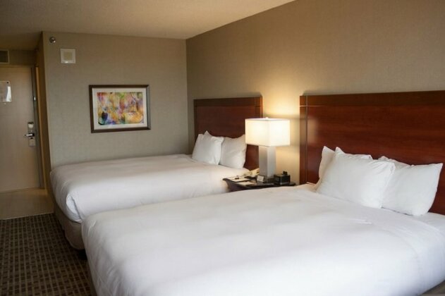 DoubleTree by Hilton Overland Park - Corporate Woods - Photo5