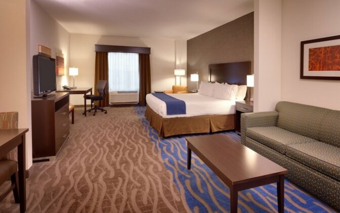 Holiday Inn Express & Suites Overland Park - Photo5