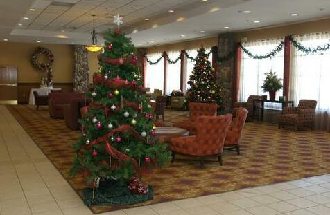 Holiday Inn Hotel & Suites Owatonna - Photo2