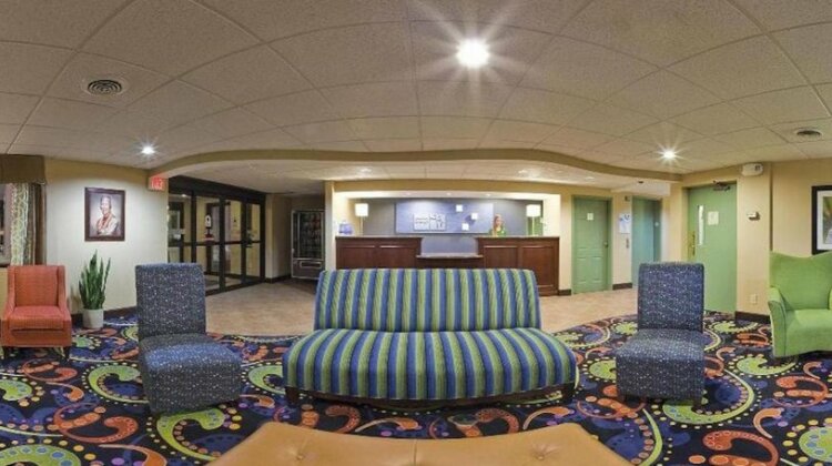 Holiday Inn Express Owego - Photo3
