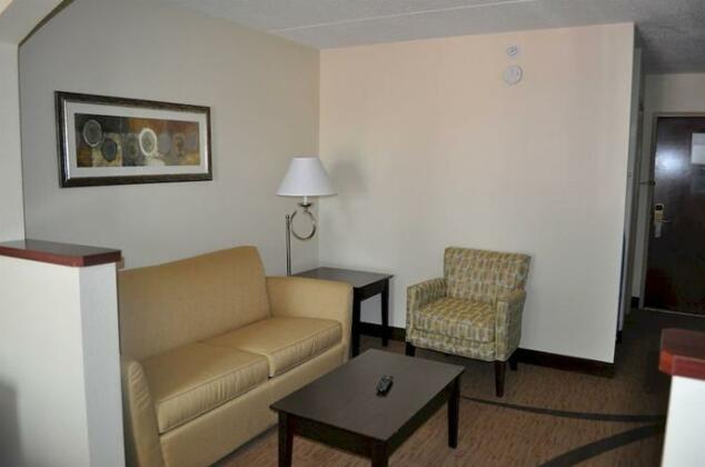 Wingfield Inn and Suites - Photo4