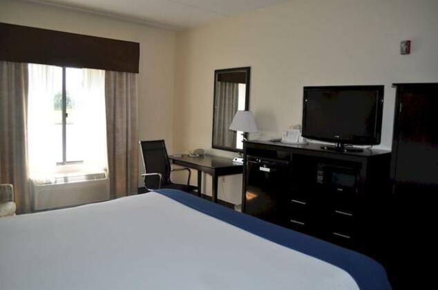 Wingfield Inn and Suites - Photo5