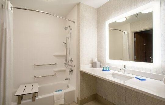 Holiday Inn Express & Suites - Owings Mills-Baltimore Area - Photo3