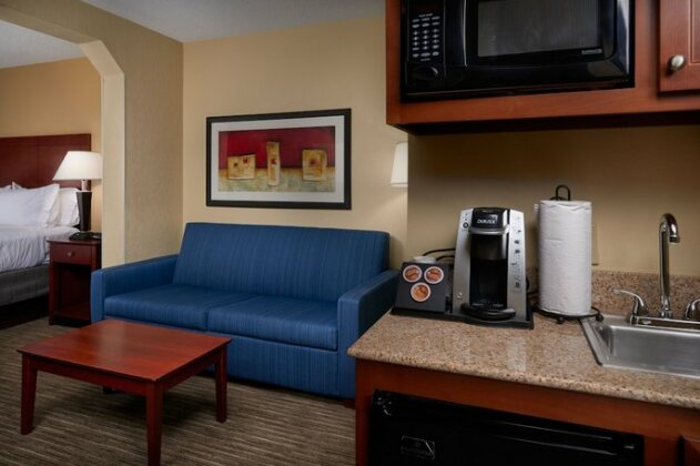 Holiday Inn Express Hotel & Suites Anniston/Oxford - Photo4