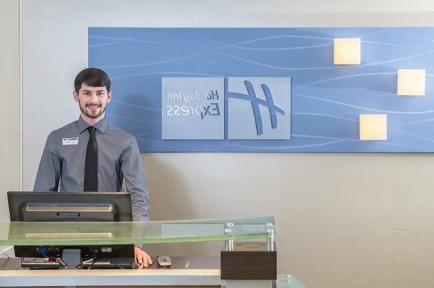 Holiday Inn Express & Suites - Oxford - Photo3