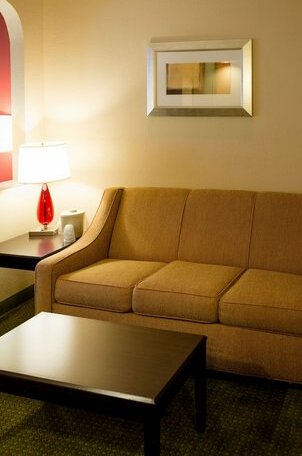 Holiday Inn Express & Suites - Oxford - Photo5