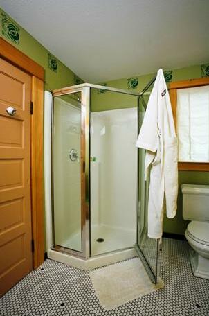 Craftsman Bed and Breakfast - Photo3
