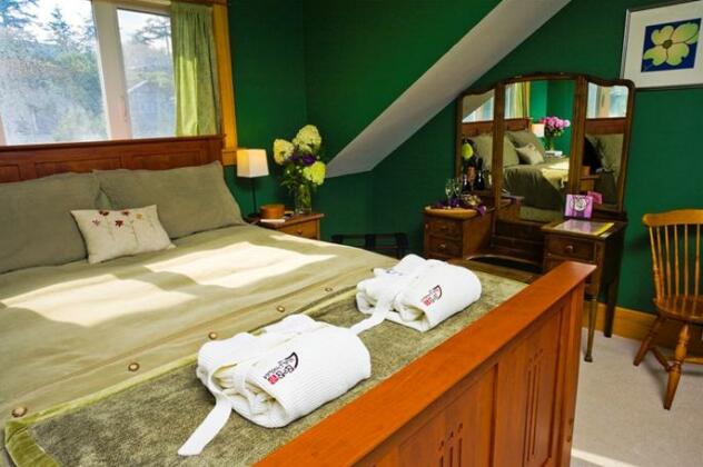 Craftsman Bed and Breakfast - Photo4